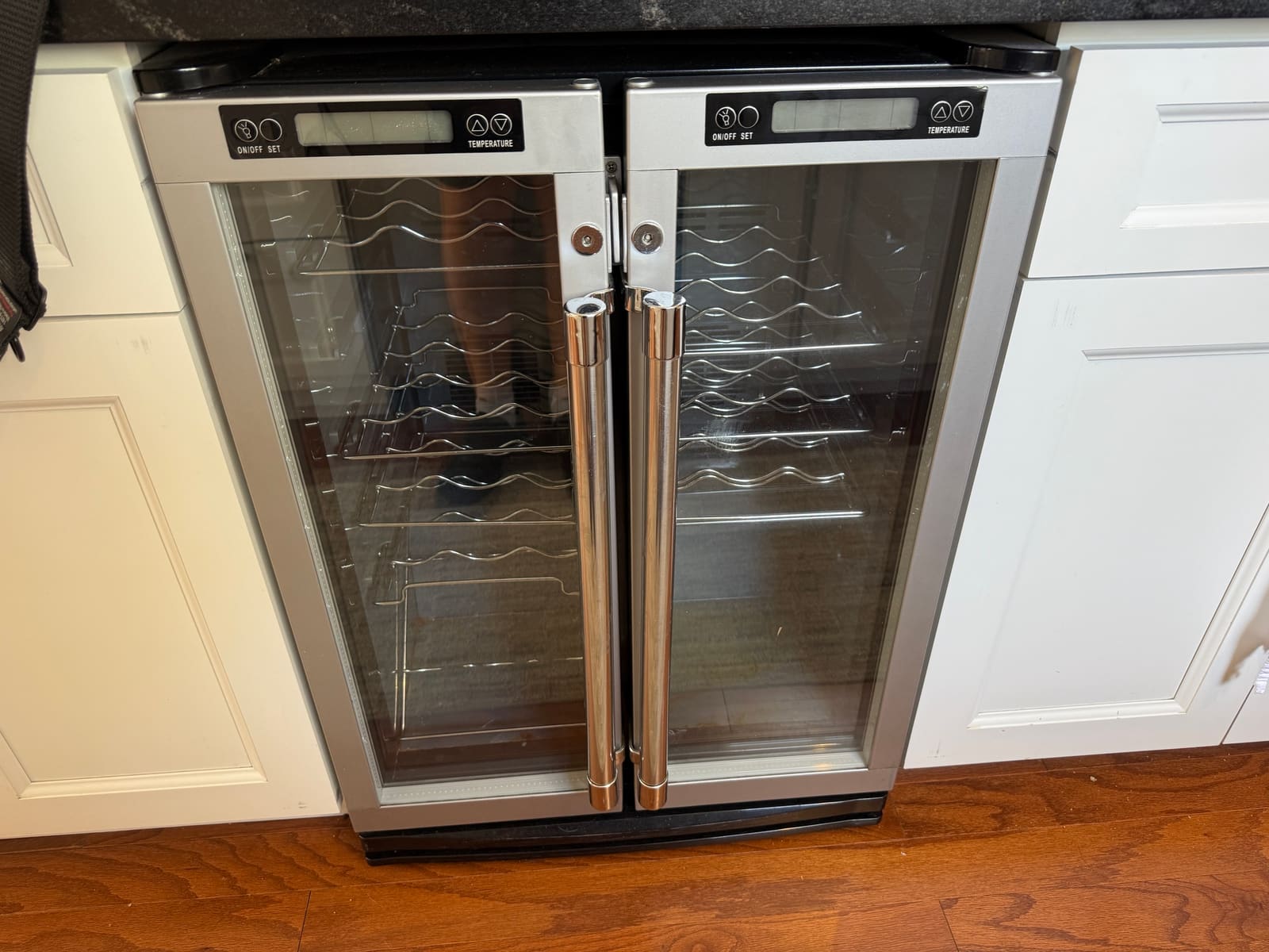 Everstar dual-zone wine cooler built into cabinetry in Safety Harbor