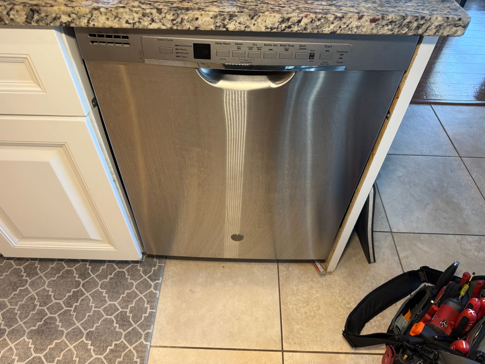 Built-in GE dishwasher in a kitchen in Westchase