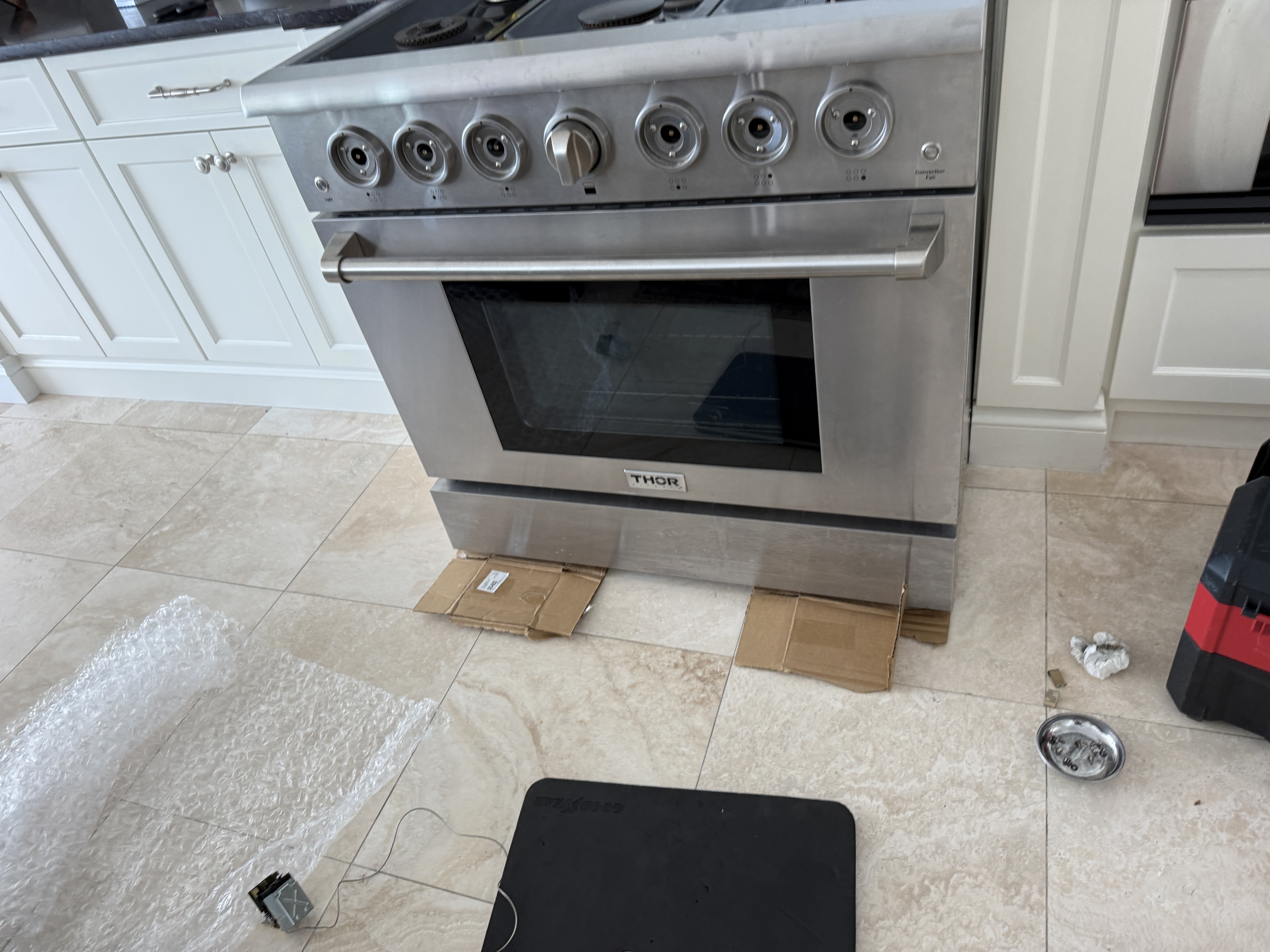 THOR gas range in a kitchen in Clearwater Beach