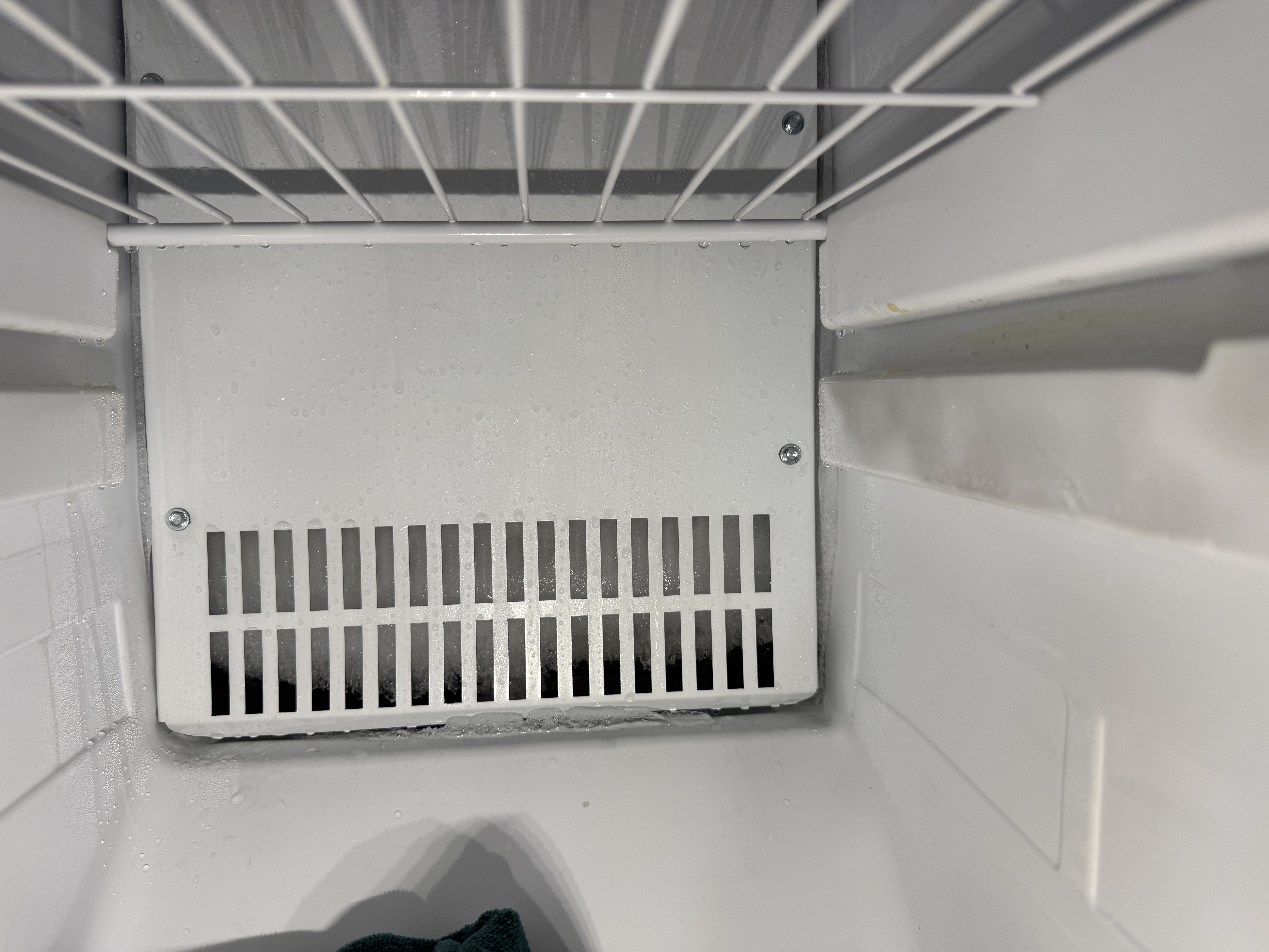 Freezer vent panel after the repair, back to normal operation